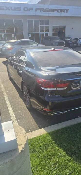 2013 Lexus LS 4th Gen - Image 3 of 4
