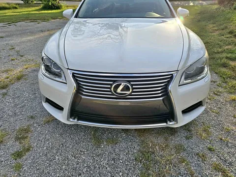 2013 Lexus LS 460 Sedan 4D