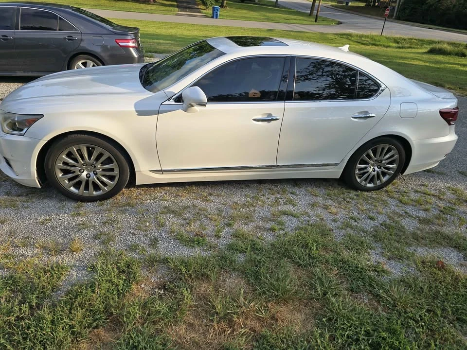 2013 Lexus LS 4th Gen - Image 4 of 7