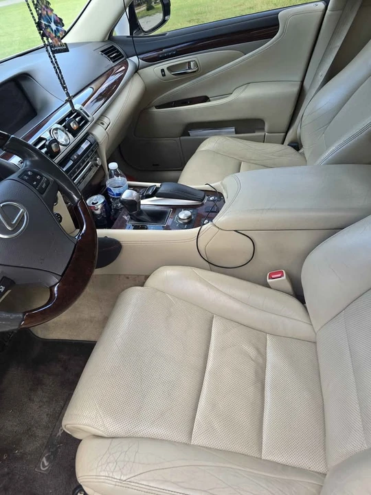 2013 Lexus LS 4th Gen - Image 6 of 7