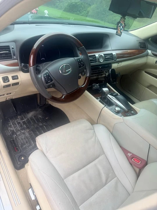 2013 Lexus LS 4th Gen - Image 4 of 4