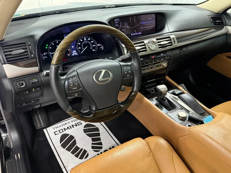 2013 Lexus LS 4th Gen - Image 13 of 17