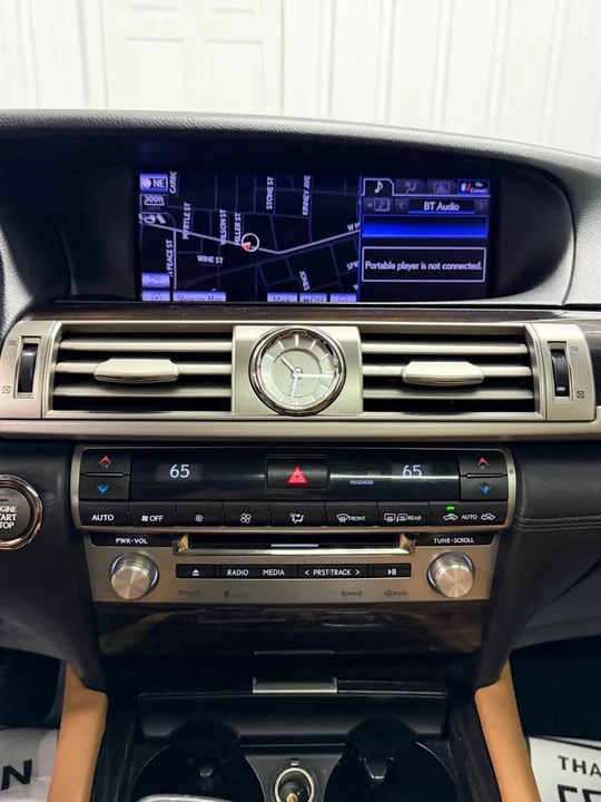 2013 Lexus LS 4th Gen - Image 10 of 17