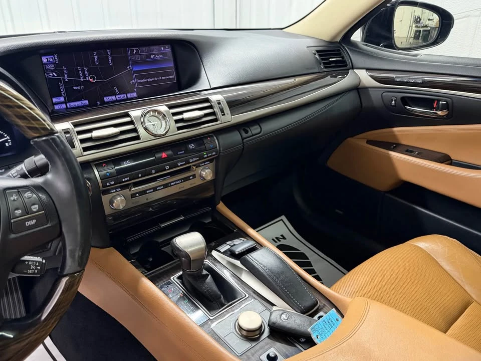 2013 Lexus LS 4th Gen - Image 15 of 17