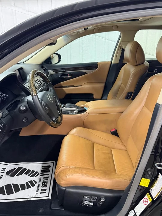 2013 Lexus LS 4th Gen - Image 8 of 17