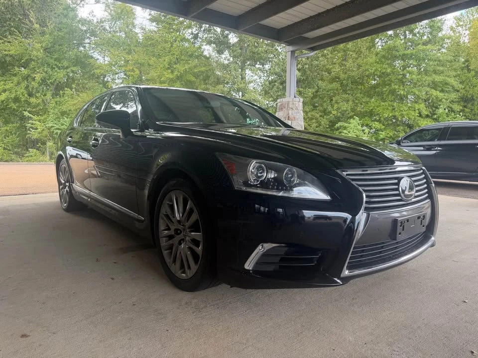 2013 Lexus LS 4th Gen - Image 3 of 10