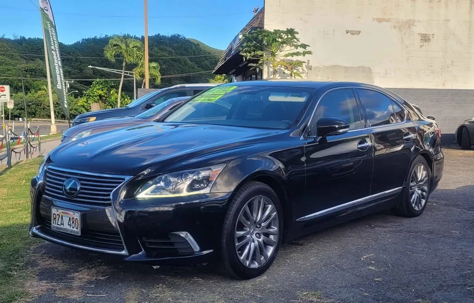 2013 Lexus LS 4th Gen - Image 2 of 4