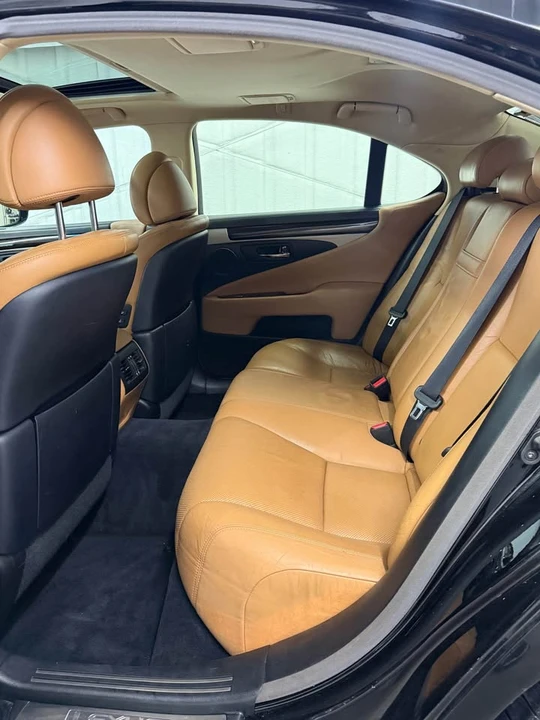 2013 Lexus LS 4th Gen - Image 9 of 17