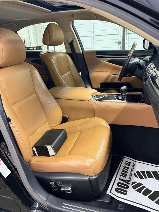 2013 Lexus LS 4th Gen - Image 12 of 17