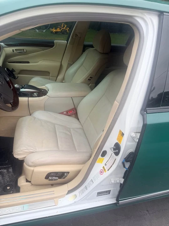 2013 Lexus LS 4th Gen - Image 3 of 4