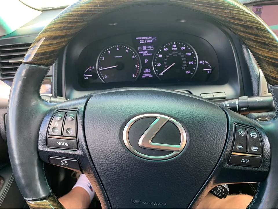 2013 Lexus LS 4th Gen - Image 4 of 13