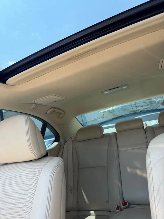 2013 Lexus LS 4th Gen - Image 16 of 20