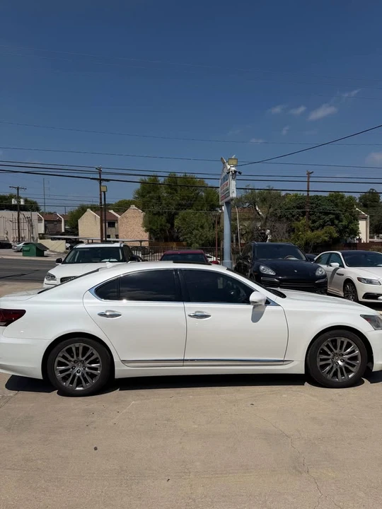 2013 Lexus LS 4th Gen - Image 9 of 20