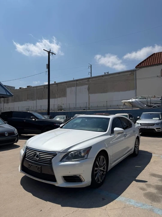 2013 Lexus LS 4th Gen - Image 3 of 20