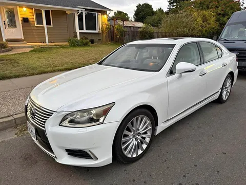 2013 Lexus LS 460 Sedan 4D