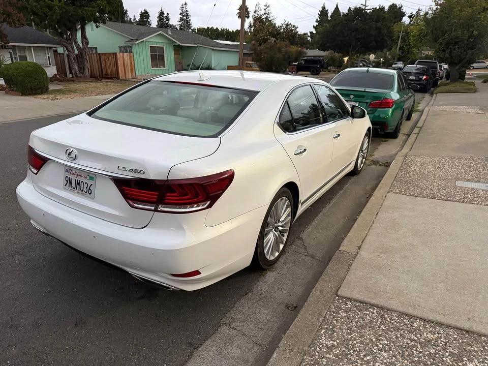 2013 Lexus LS 4th Gen - Image 4 of 10