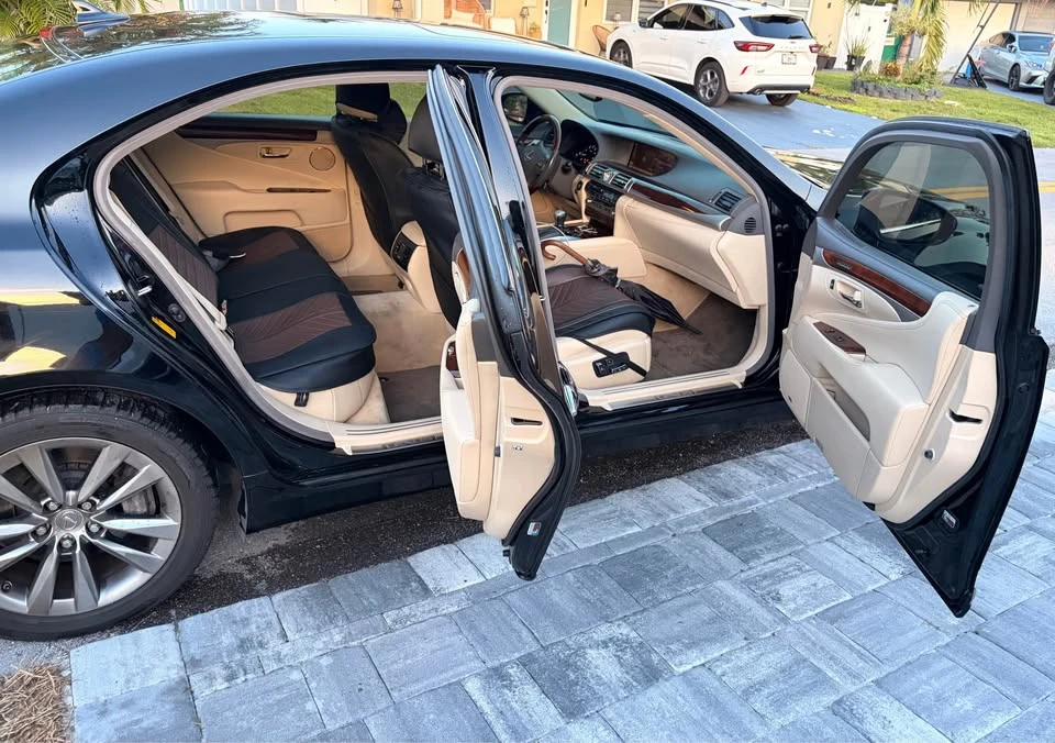 2013 Lexus LS 4th Gen - Image 7 of 8