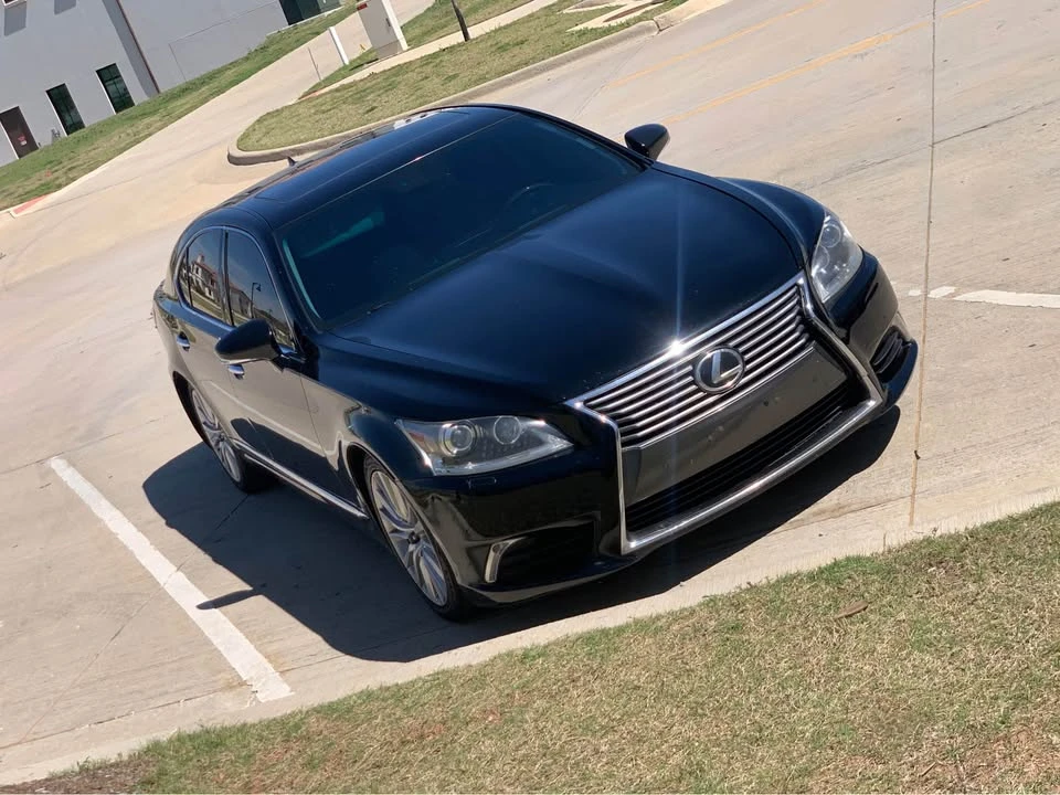 2013 Lexus LS 4th Gen - Image 2 of 4