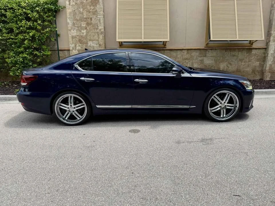 2013 Lexus LS 4th Gen - Image 8 of 20