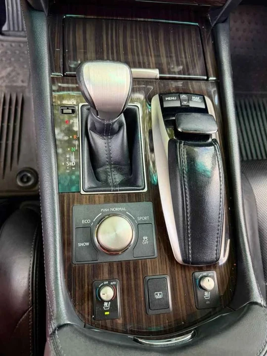 2013 Lexus LS 4th Gen - Image 19 of 20