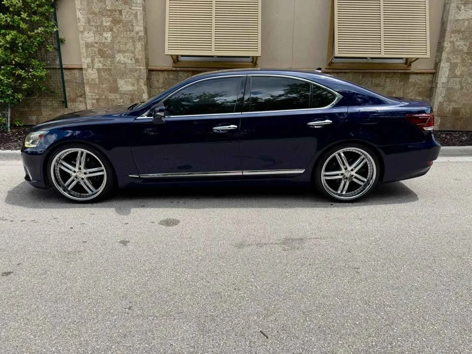 2013 Lexus LS 4th Gen - Image 7 of 20