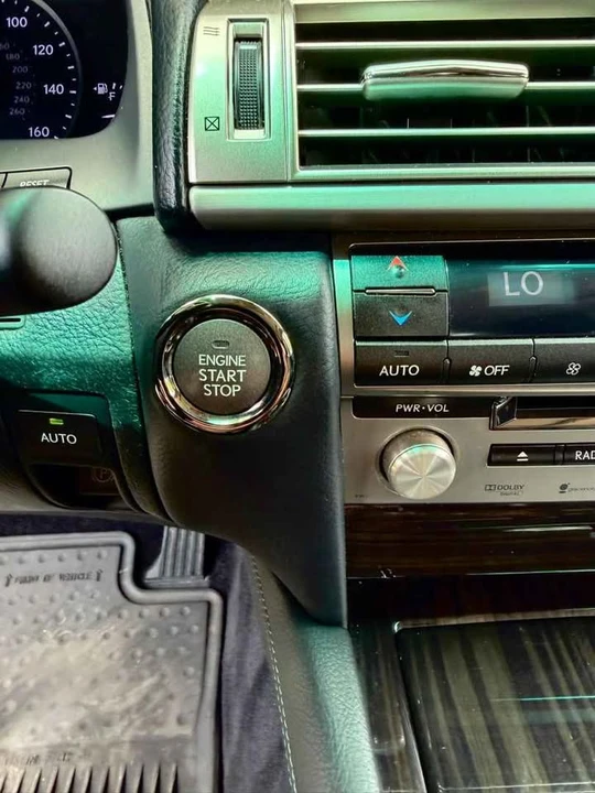 2013 Lexus LS 4th Gen - Image 12 of 20