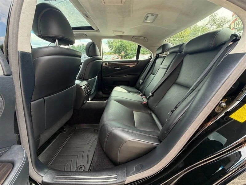 2013 Lexus LS 4th Gen - Image 16 of 20
