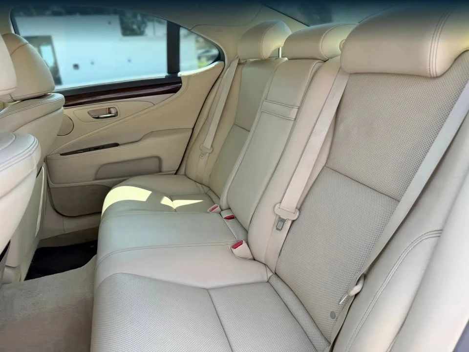 2013 Lexus LS 4th Gen - Image 7 of 11
