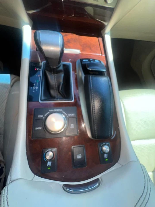 2013 Lexus LS 4th Gen - Image 19 of 19