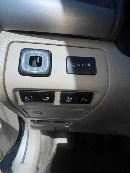 2013 Lexus LS 4th Gen - Image 16 of 19