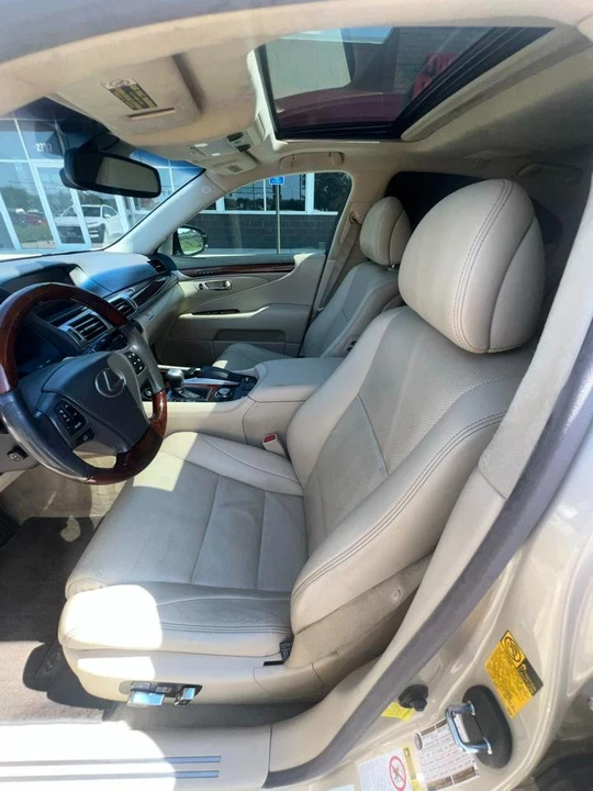 2013 Lexus LS 4th Gen - Image 12 of 19