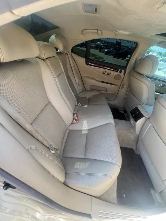 2013 Lexus LS 4th Gen - Image 11 of 19