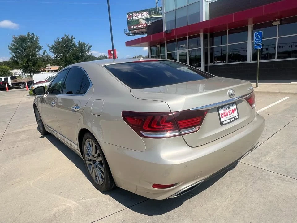 2013 Lexus LS 4th Gen - Image 8 of 19