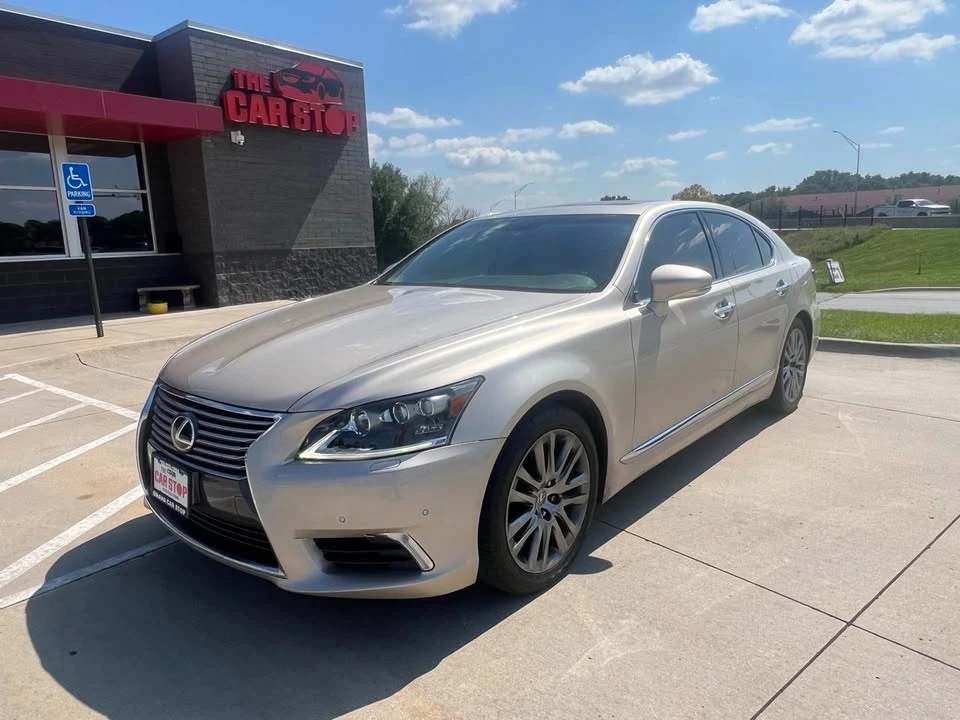 2013 Lexus LS 4th Gen - Image 2 of 19