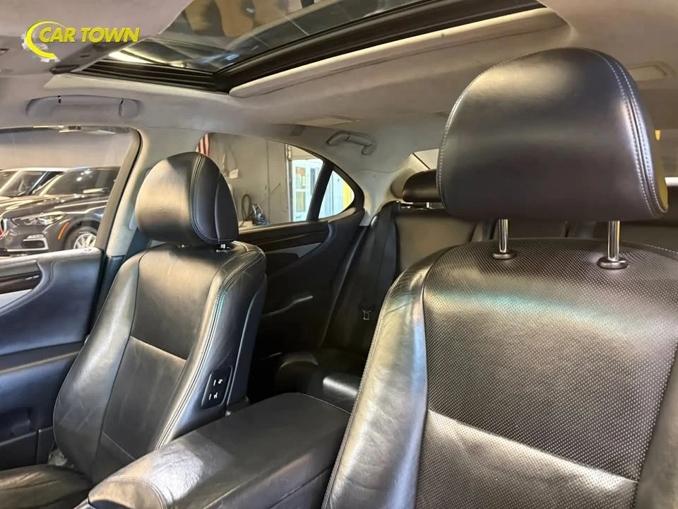 2013 Lexus LS 4th Gen - Image 17 of 20