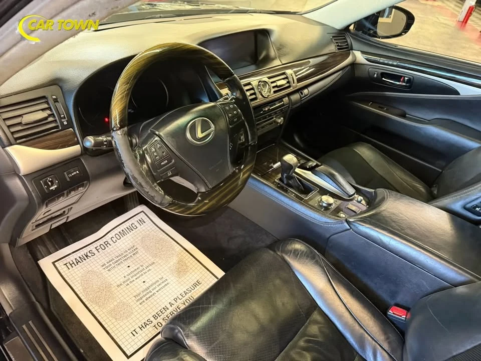2013 Lexus LS 4th Gen - Image 16 of 20