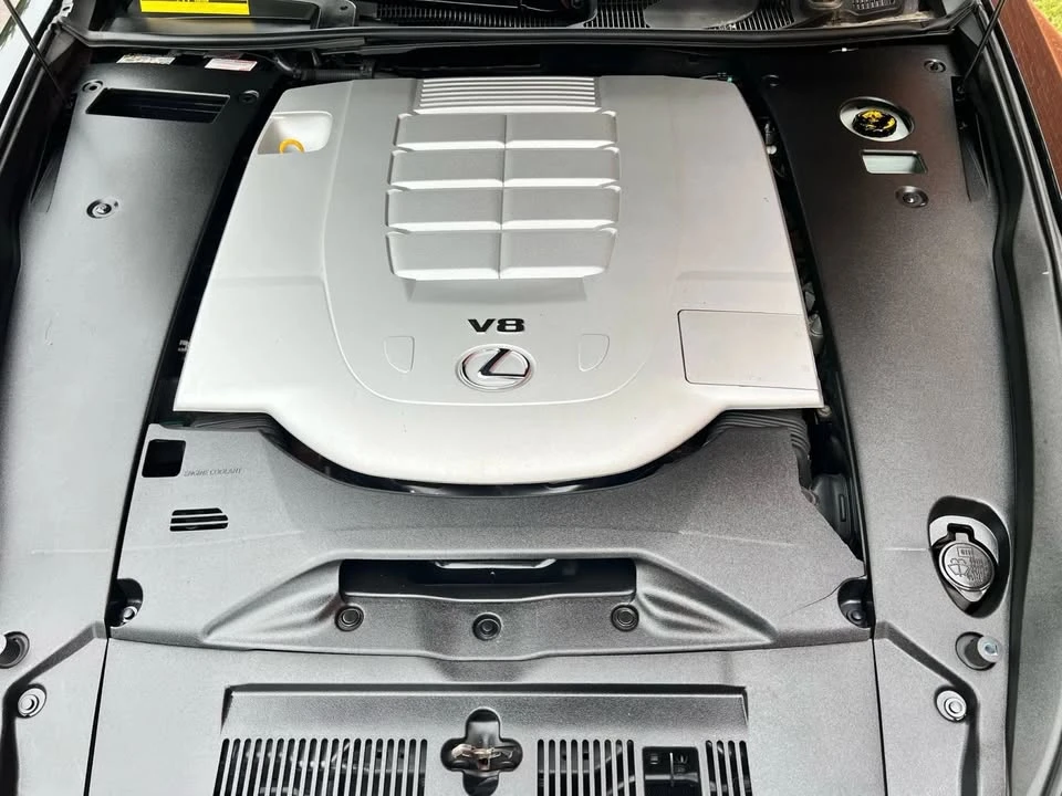 2013 Lexus LS 4th Gen - Image 9 of 20