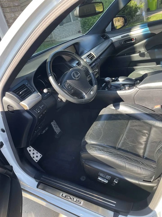 2013 Lexus LS 4th Gen - Image 4 of 5