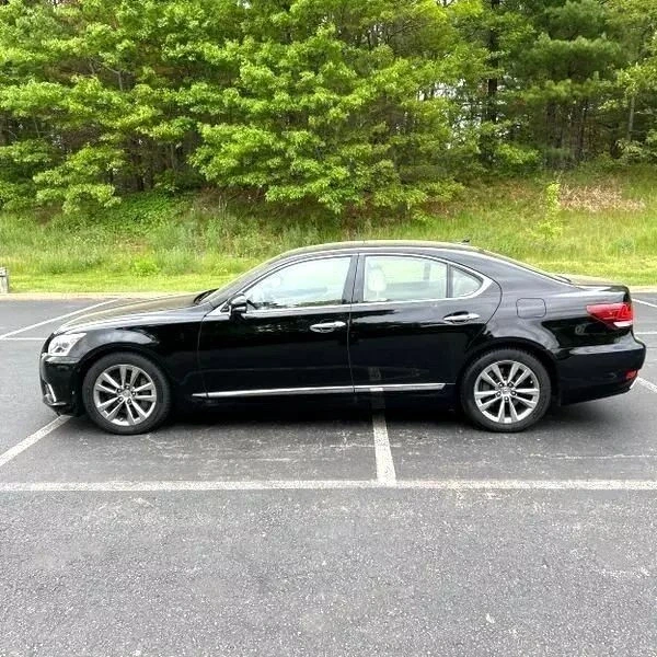 2013 Lexus LS 4th Gen - Image 3 of 12