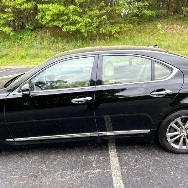 2013 Lexus LS 4th Gen - Image 4 of 12
