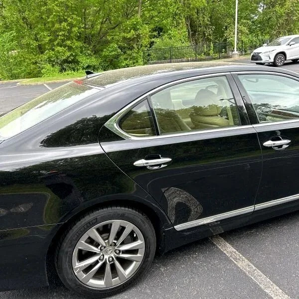 2013 Lexus LS 4th Gen - Image 9 of 12