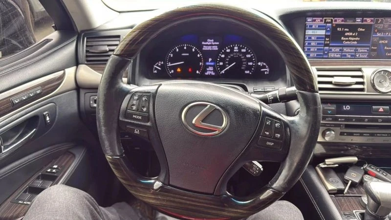 2013 Lexus LS 4th Gen - Image 10 of 12