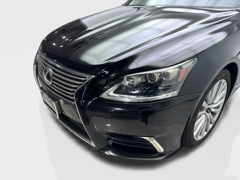 2013 Lexus LS 4th Gen - Image 16 of 21