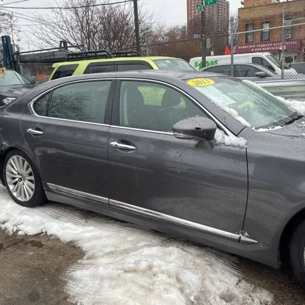 2013 Lexus LS 4th Gen - Image 8 of 12