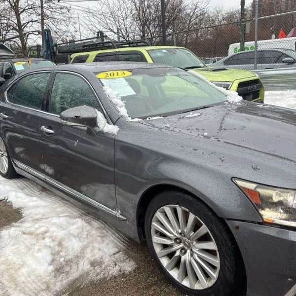 2013 Lexus LS 4th Gen - Image 9 of 12