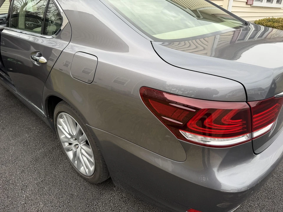 2013 Lexus LS 4th Gen - Image 20 of 31