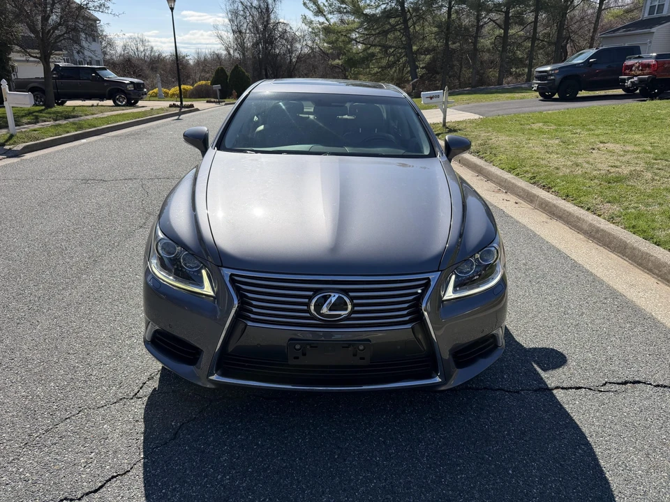 2013 Lexus LS 4th Gen - Image 3 of 31