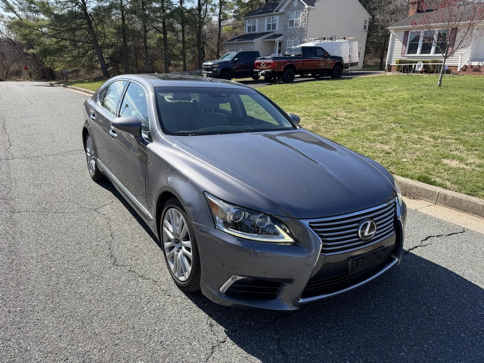 2013 Lexus LS 4th Gen - Image 4 of 31