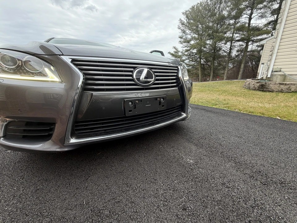 2013 Lexus LS 4th Gen - Image 25 of 31