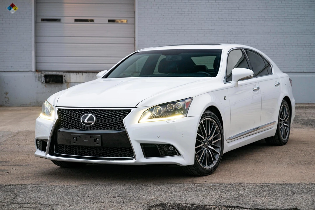 2013 Lexus LS 4th Gen - Image 2 of 31